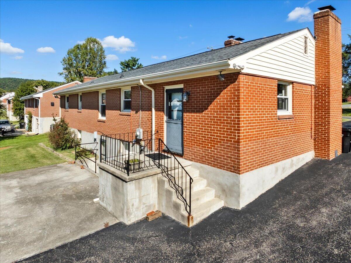 7612 Barrens Road Roanoke, VA 24019 - Photo 50 of 66 49-DJI_20261006110254_0011_D