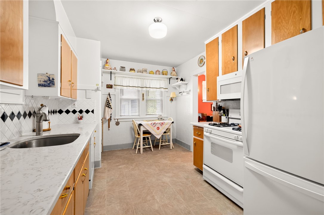 89 Edgemont Road Rochester, NY 14620 - Photo 20 of 40 Gallery Image 20
