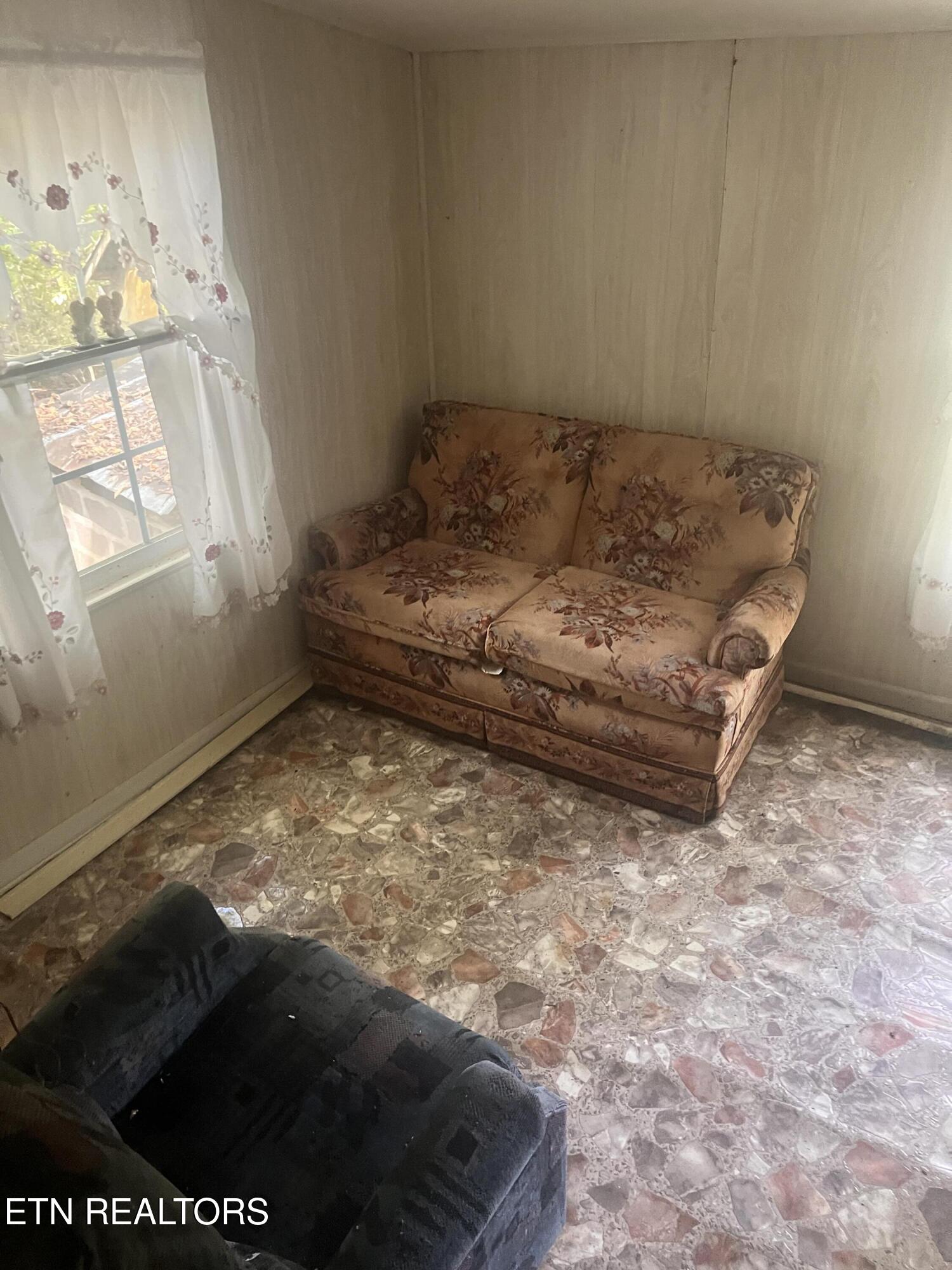 346 Wolfenbarger Lane Luttrell, TN 37779 - Photo 8 of 33 IMG_3498