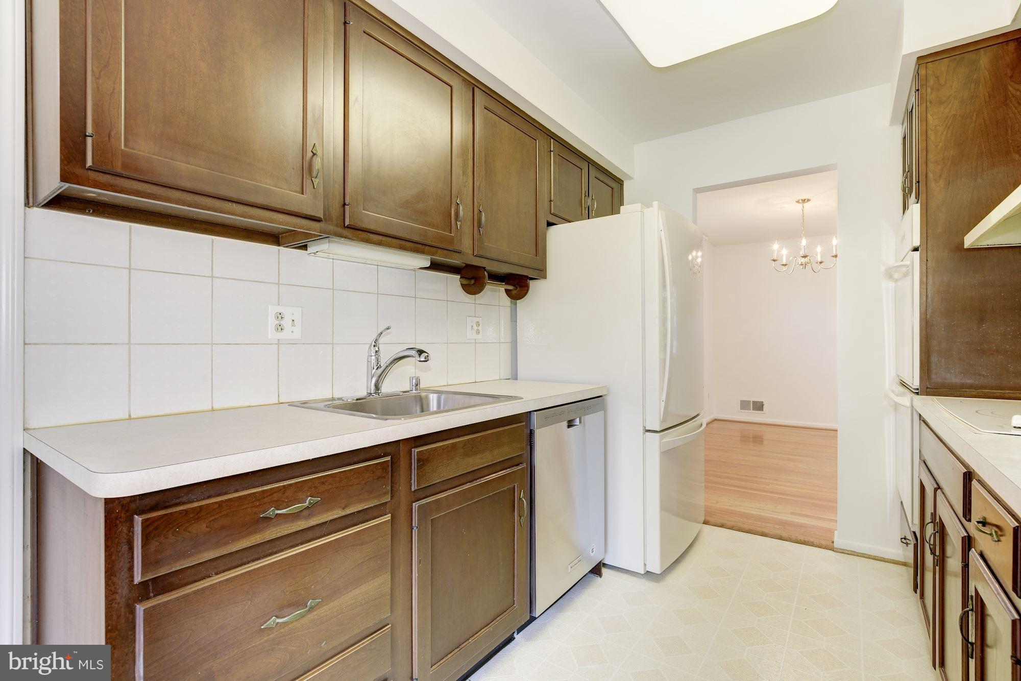 9621 McAlpine Road Silver Spring, MD 20901 - Photo 8 of 30 Kitchen