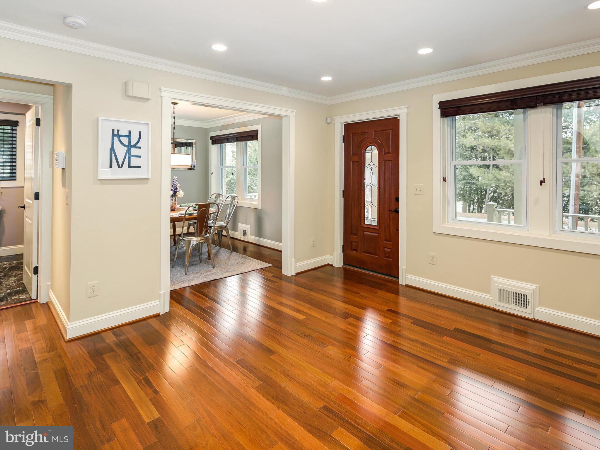 6279 Park Road McLean, VA 22101 - Photo 3 of 30 Interior (General)