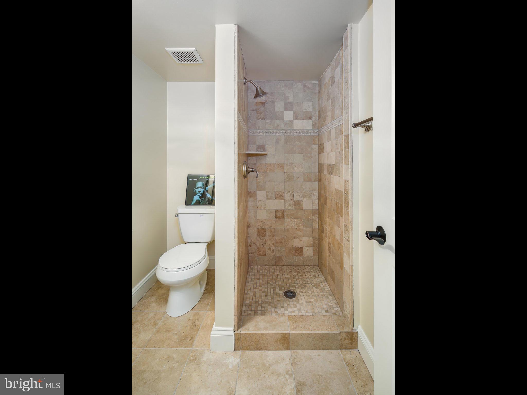 6279 Park Road McLean, VA 22101 - Photo 27 of 30 Bath