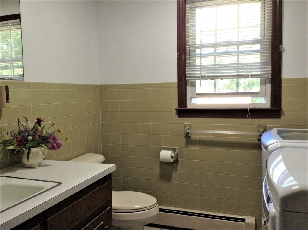 762 Ashby State Road Fitchburg, MA 01420 - Photo 13 of 29 Gallery Image 13