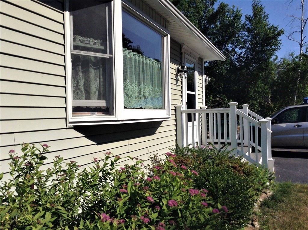 762 Ashby State Road Fitchburg, MA 01420 - Photo 4 of 29 Gallery Image 4