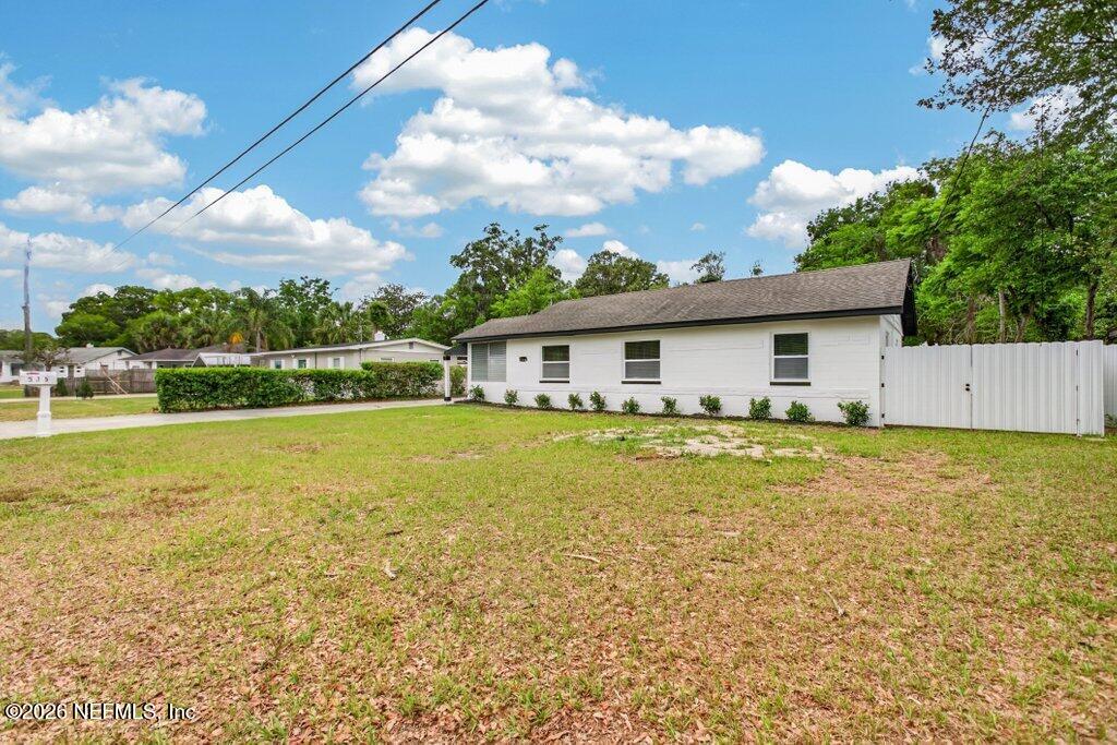 536 Sapelo Road Jacksonville, FL 32216 - Photo 4 of 54 004-536SapeloRoad-Jacksonville-FL-32216-