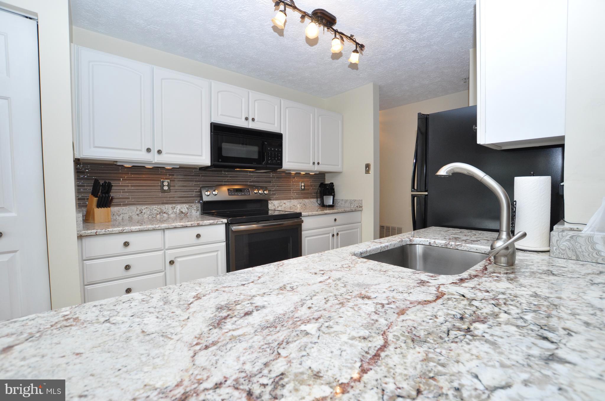 8251 Poplar Mill Road, Unit 8251 Baltimore, MD 21236 - Photo 4 of 22 Kitchen