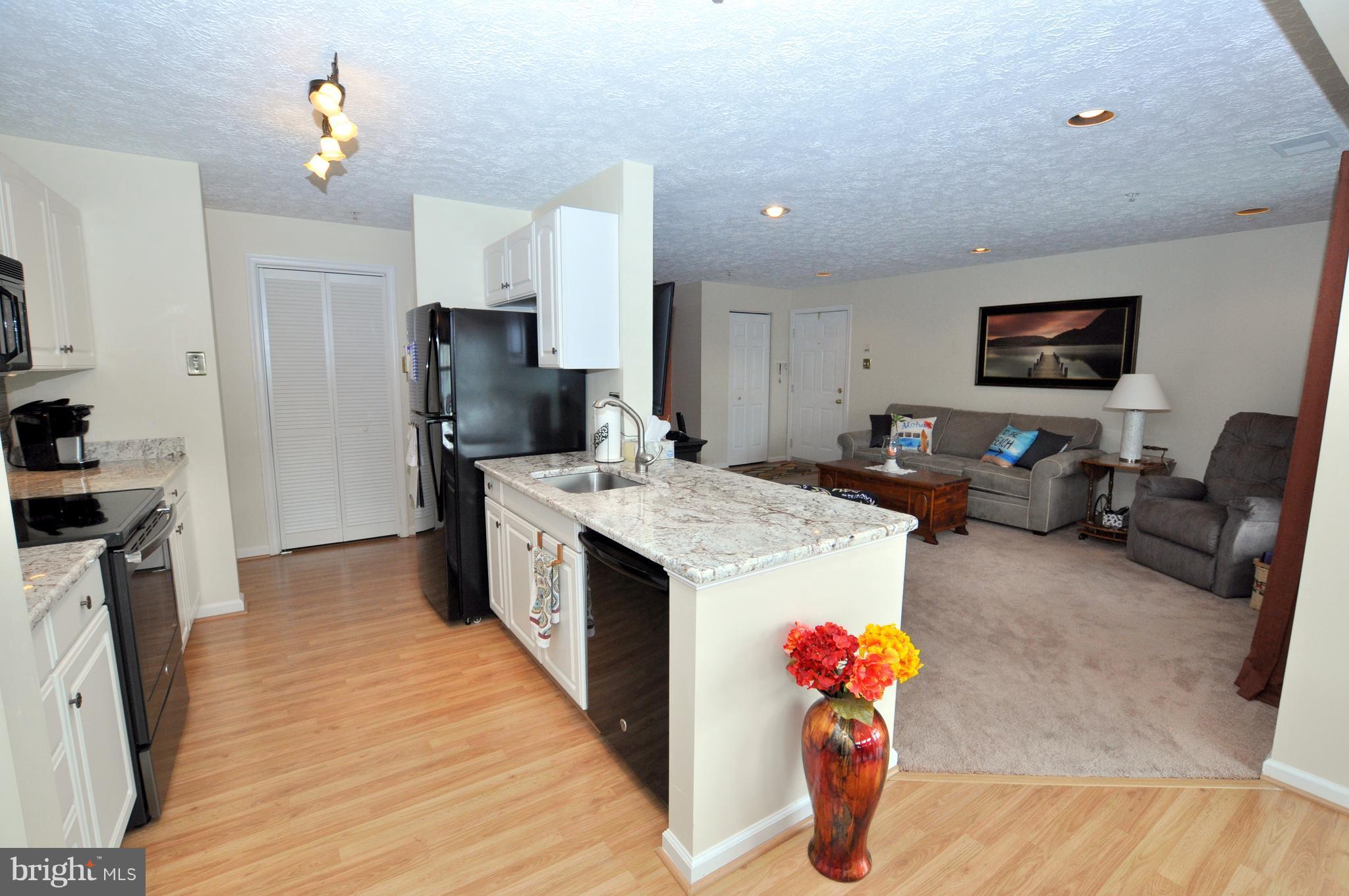 8251 Poplar Mill Road, Unit 8251 Baltimore, MD 21236 - Photo 7 of 22 Kitchen