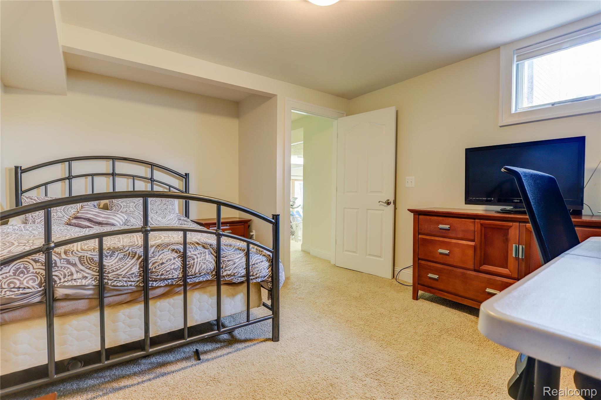 2525 Norton Lawn Street Rochester, MI 48307 - Photo 22 of 29 Interior-2.jpg