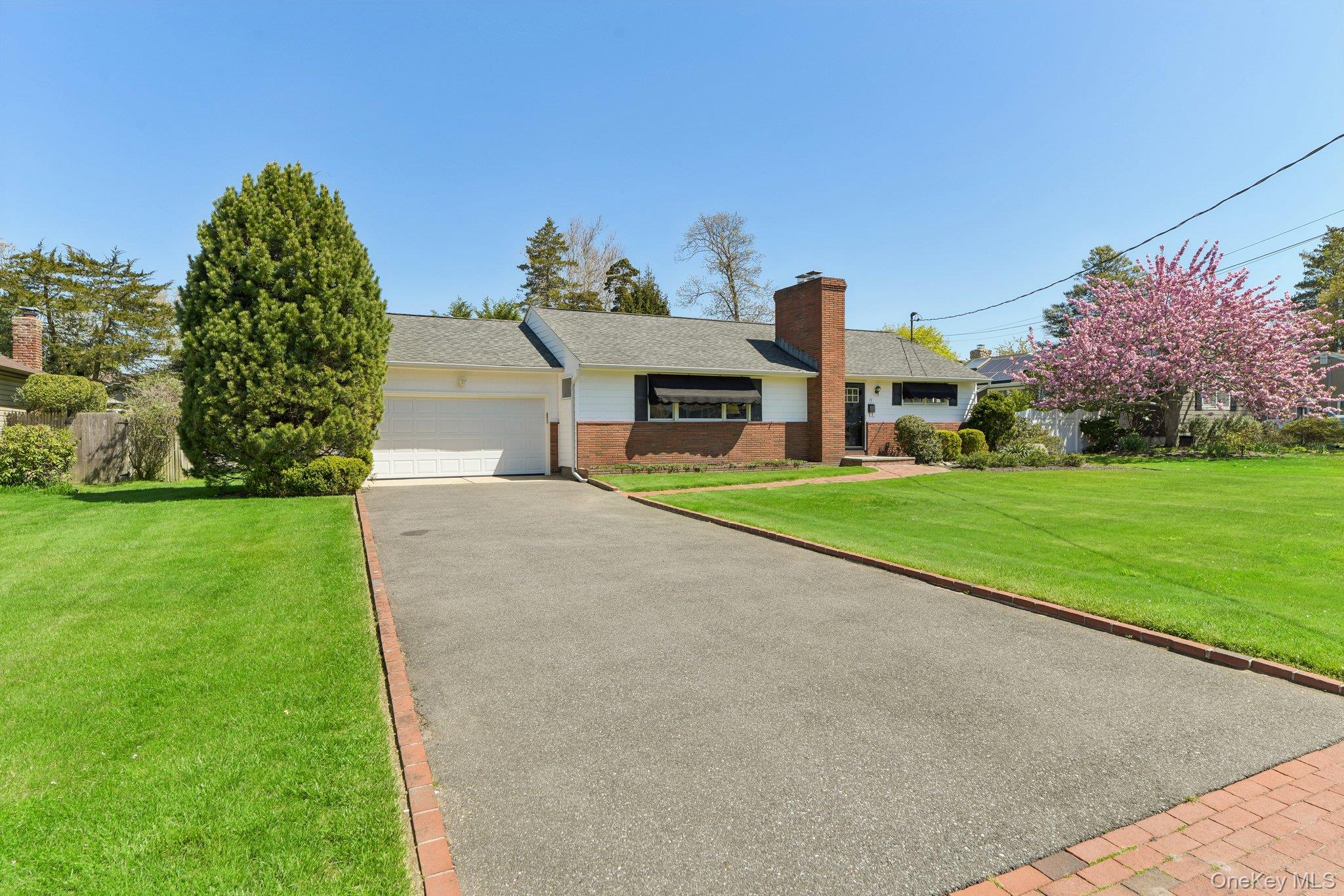 39 Shebar Drive Islip, NY 11751 - Photo 3 of 31