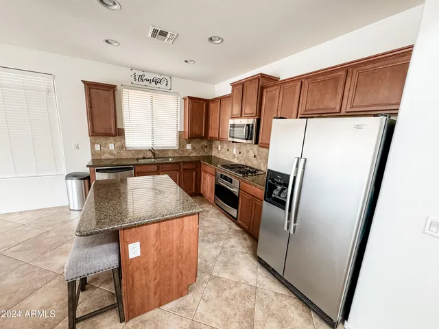 $2,500 | 1643 West Cottonwood Lane, Phoenix, AZ 85045