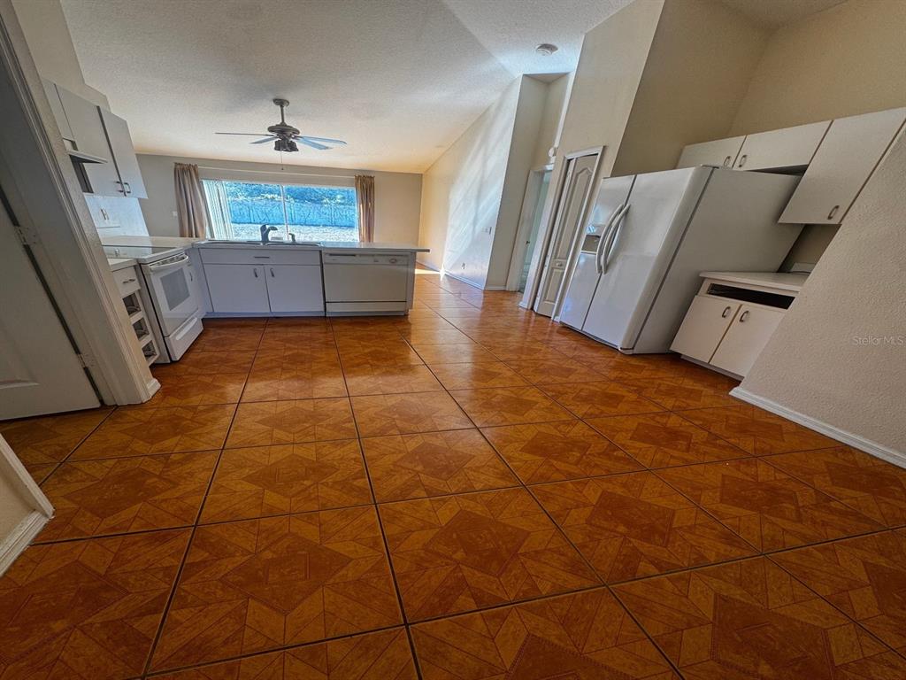 229 Chardonnay Place Valrico, FL 33594 - Photo 5 of 18