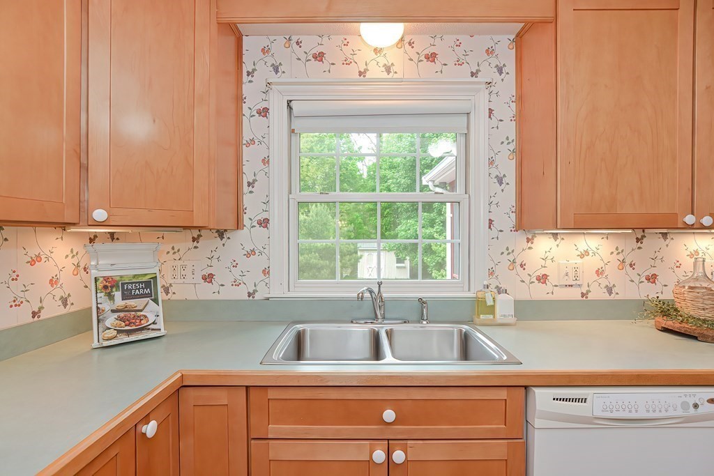 12 Borrows Road Foxboro, MA 02035 - Photo 11 of 41 Gallery Image 11