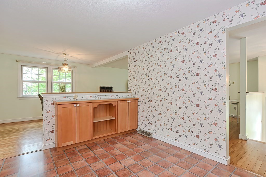 12 Borrows Road Foxboro, MA 02035 - Photo 13 of 41 Gallery Image 13