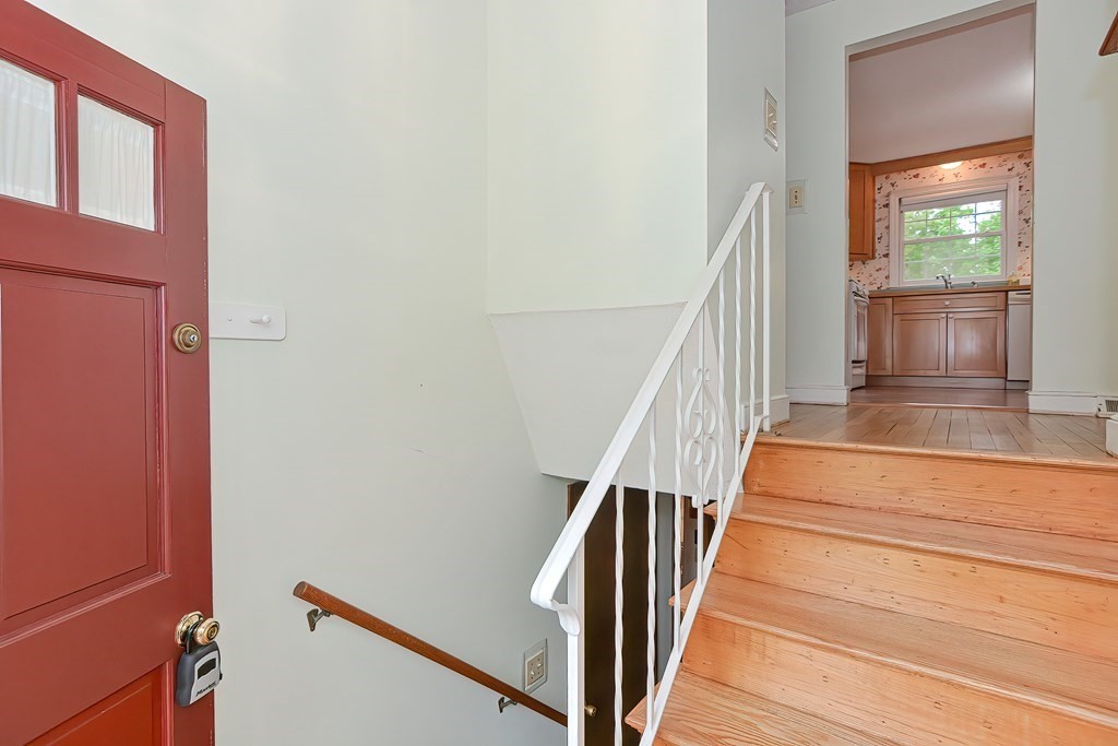 12 Borrows Road Foxboro, MA 02035 - Photo 8 of 41 Gallery Image 8