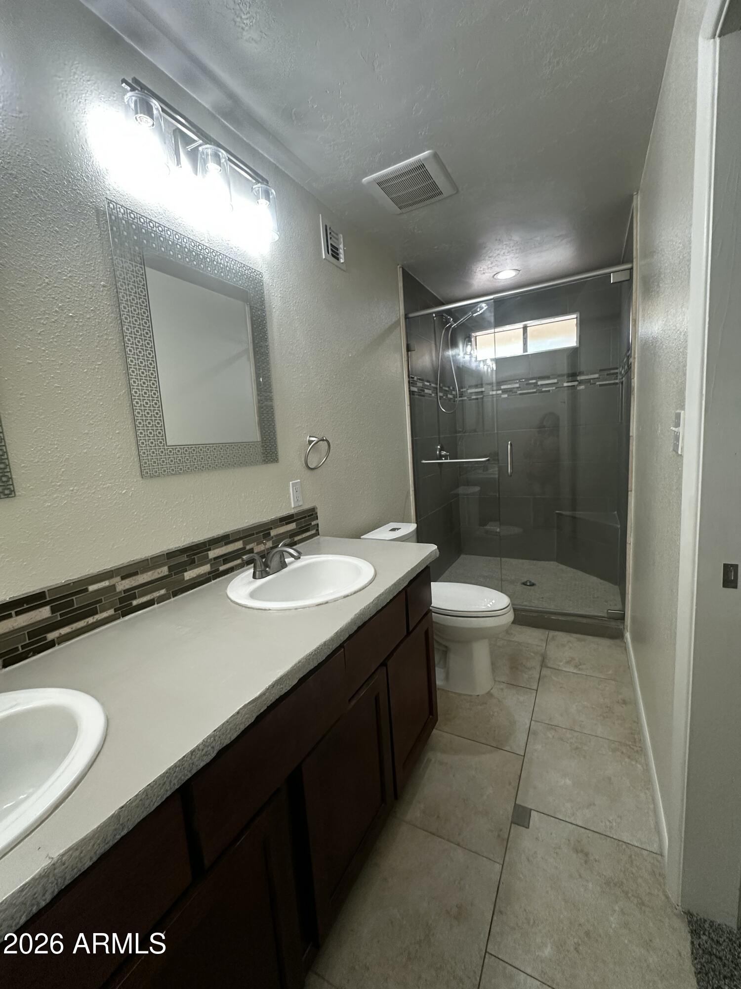 8737 East Jackrabbit Road Scottsdale, AZ 85250 - Photo 17 of 25 Primary with two sinks