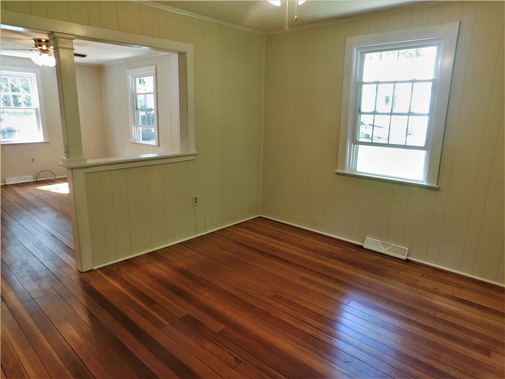 2 Edgewood Avenue Westerly, RI 02891 - Photo 20 of 39
