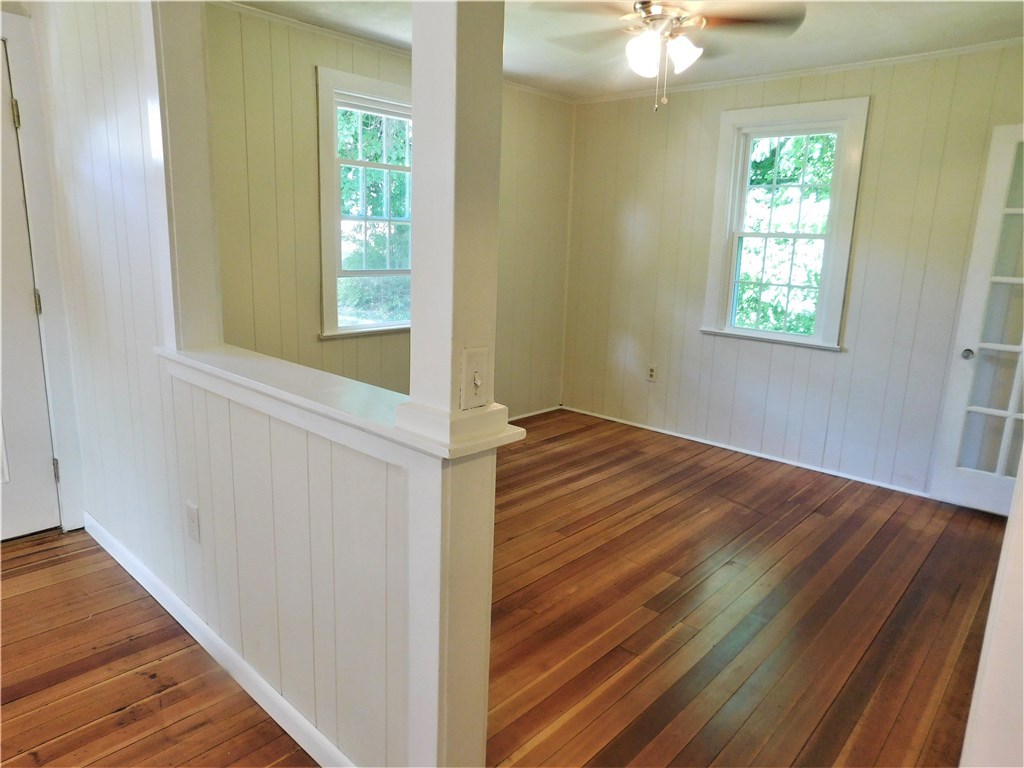 2 Edgewood Avenue Westerly, RI 02891 - Photo 22 of 39