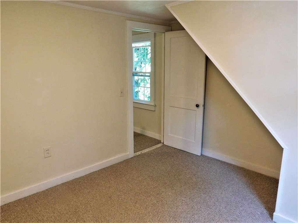 2 Edgewood Avenue Westerly, RI 02891 - Photo 29 of 39