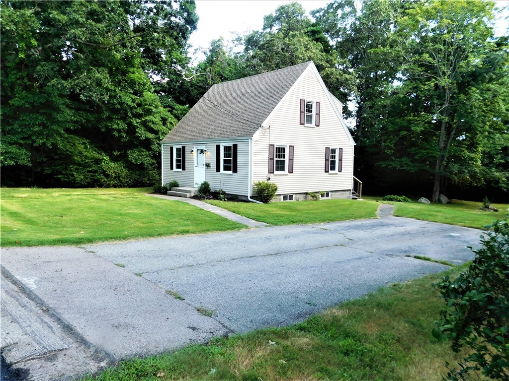 2 Edgewood Avenue Westerly, RI 02891 - Photo 4 of 39