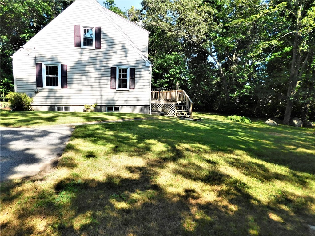 2 Edgewood Avenue Westerly, RI 02891 - Photo 8 of 39