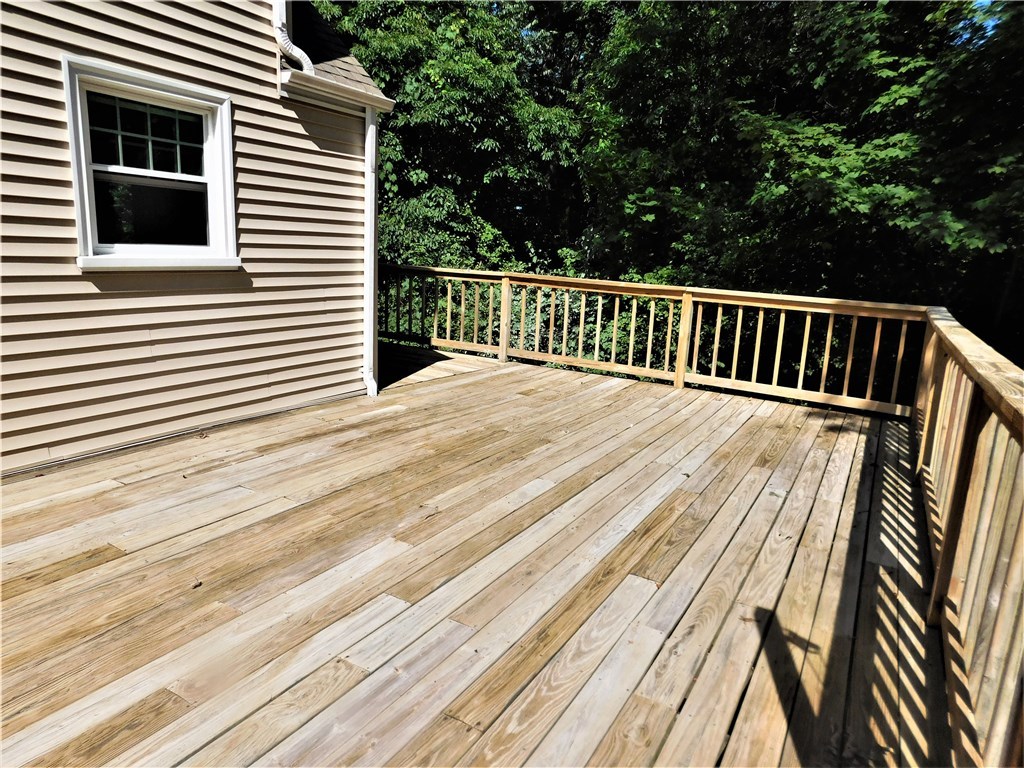 2 Edgewood Avenue Westerly, RI 02891 - Photo 9 of 39