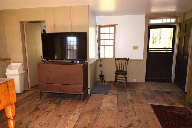 $1,800 | 100 Bradford Corner Road, Woodstock, CT 06282