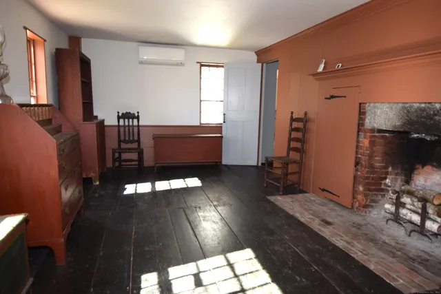 $1,800 | 100 Bradford Corner Road, Woodstock, CT 06282