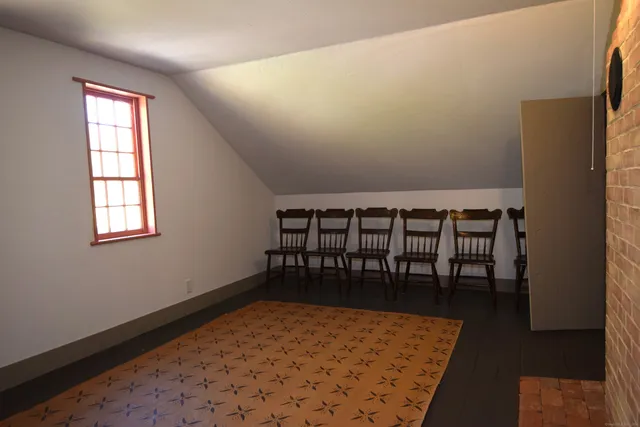 $1,800 | 100 Bradford Corner Road, Woodstock, CT 06282