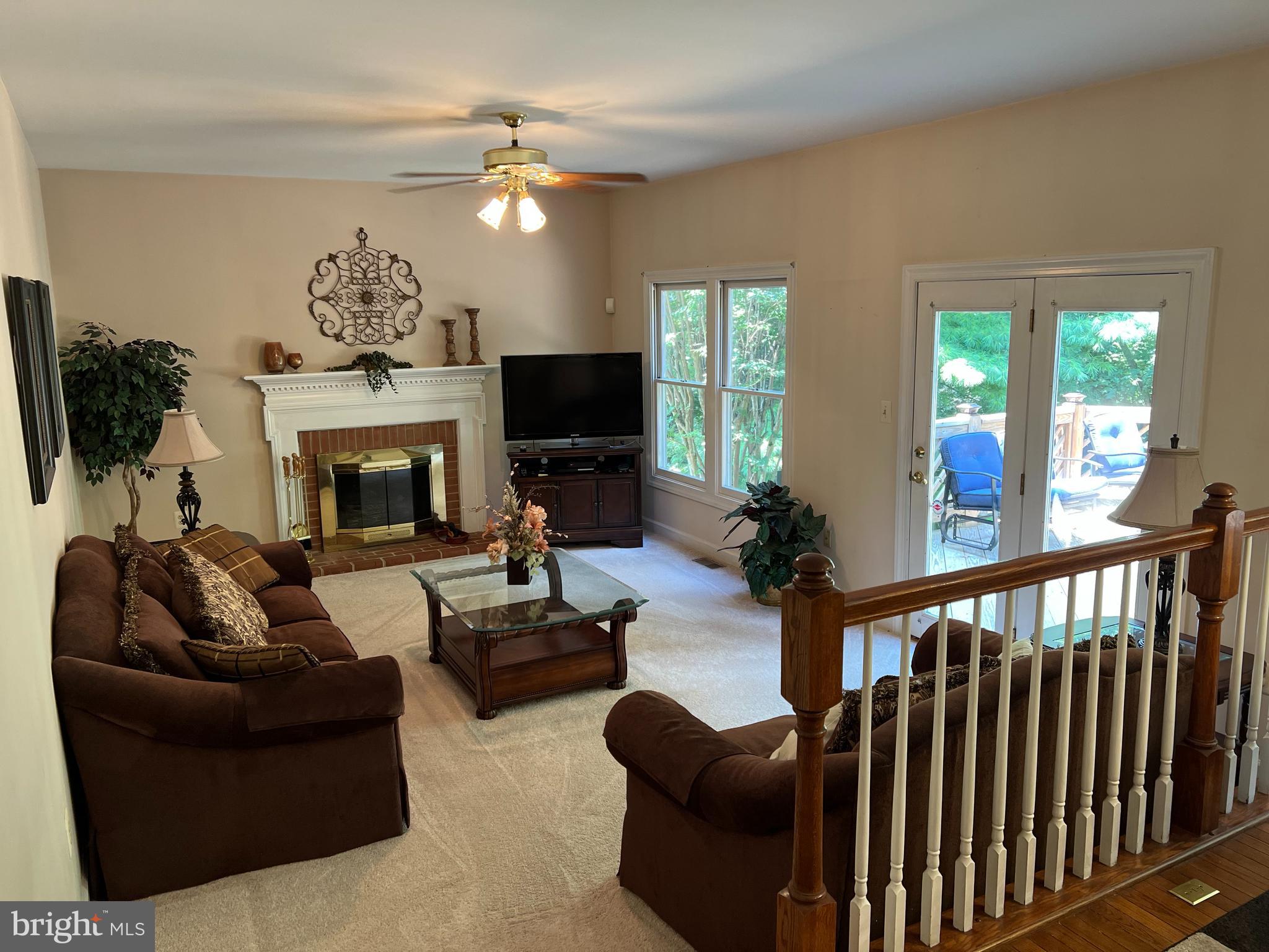 9 Rideout Court Gaithersburg, MD 20877 - Photo 5 of 7 Family Room