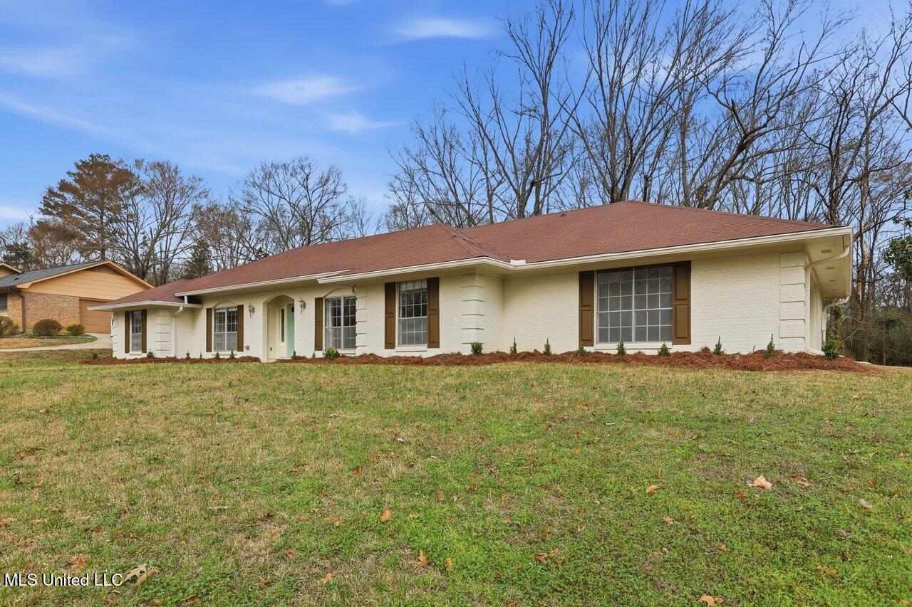 1508 Huntcliff Way Clinton, MS 39056 - Photo 34 of 37 1508 Huntcliff Way Home Tours MS 3