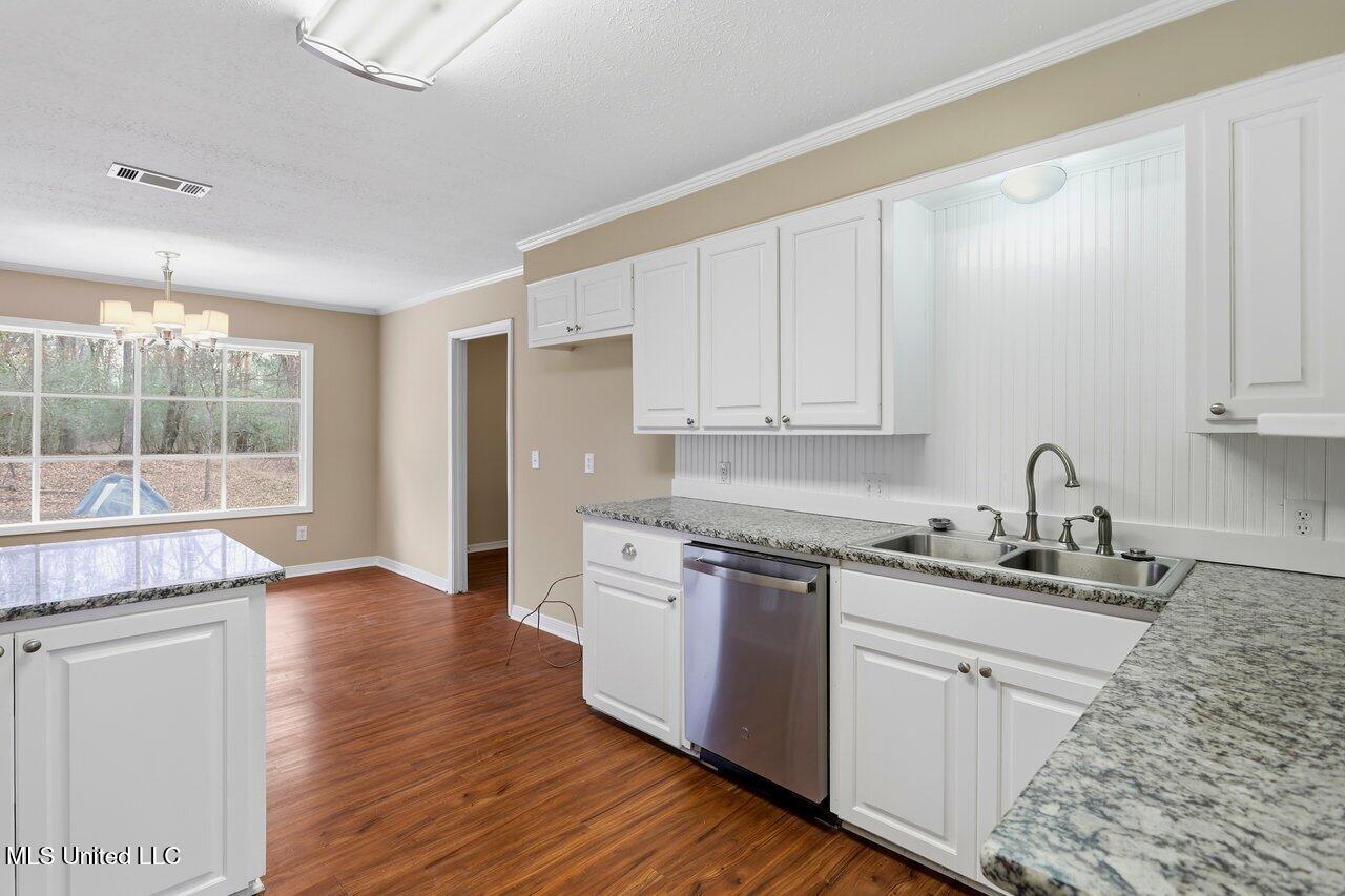 1508 Huntcliff Way Clinton, MS 39056 - Photo 10 of 37 1508 Huntcliff Way Home Tours MS 15