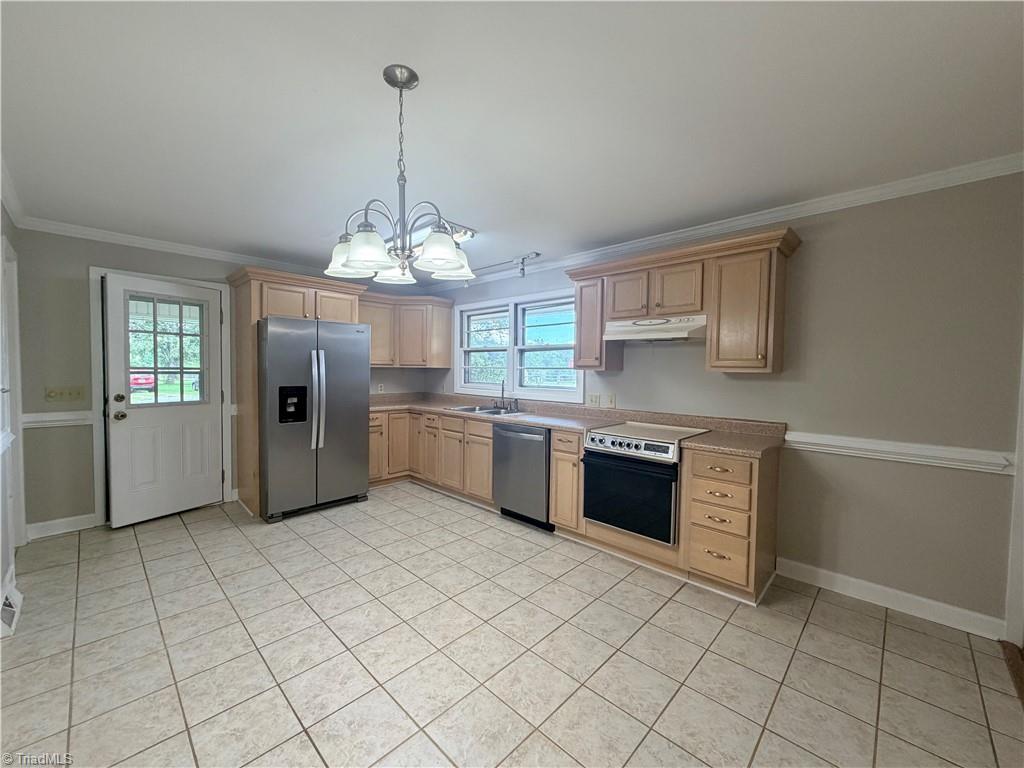 1908 Cardinal Crest Road Greensboro, NC 27406 - Photo 8 of 32 Gallery Image 8