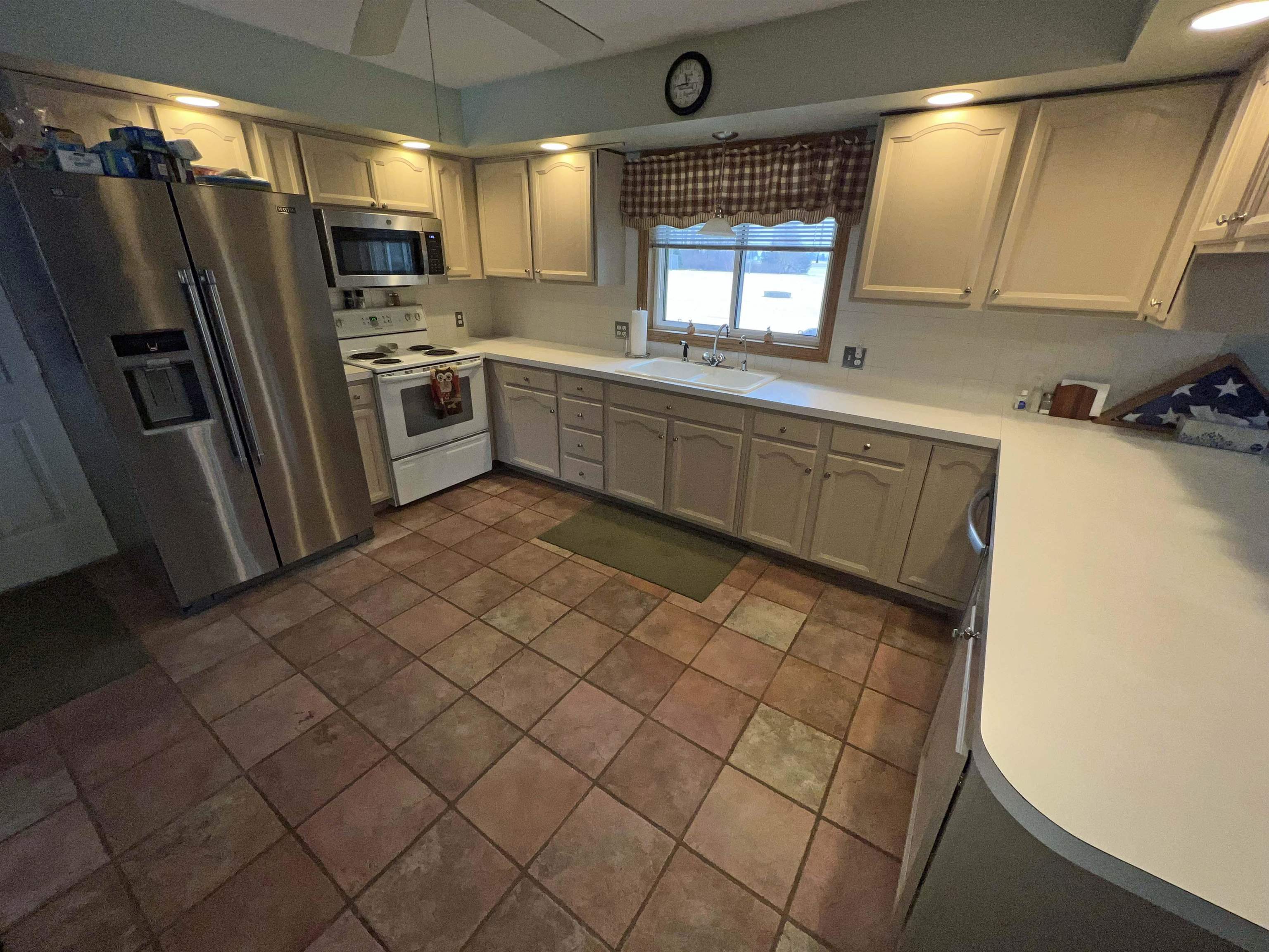 2784 East North Ridge Road Chesaning, MI 48616 - Photo 31 of 52 50097983-30.JPG