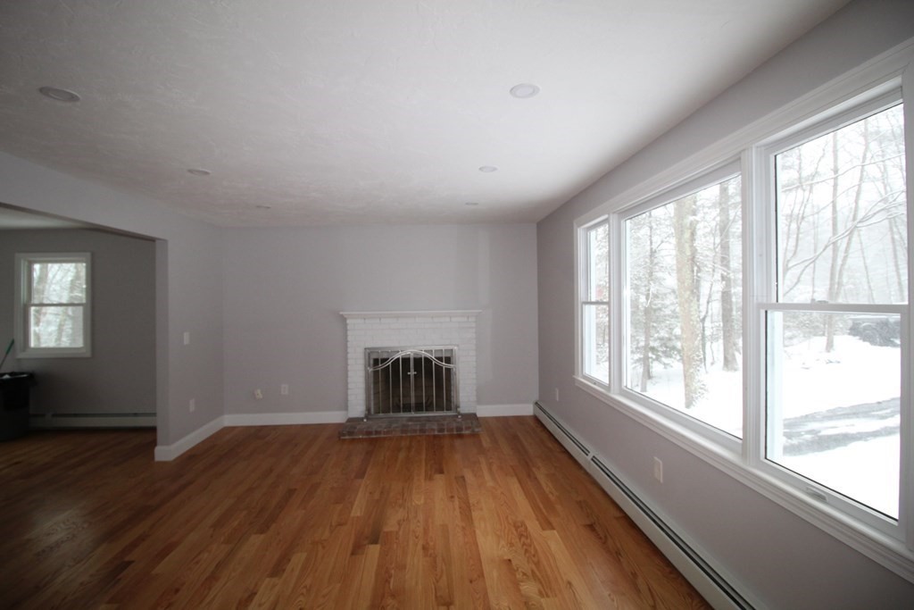 82 Breakneck Road Sturbridge, MA 01566 - Photo 2 of 28