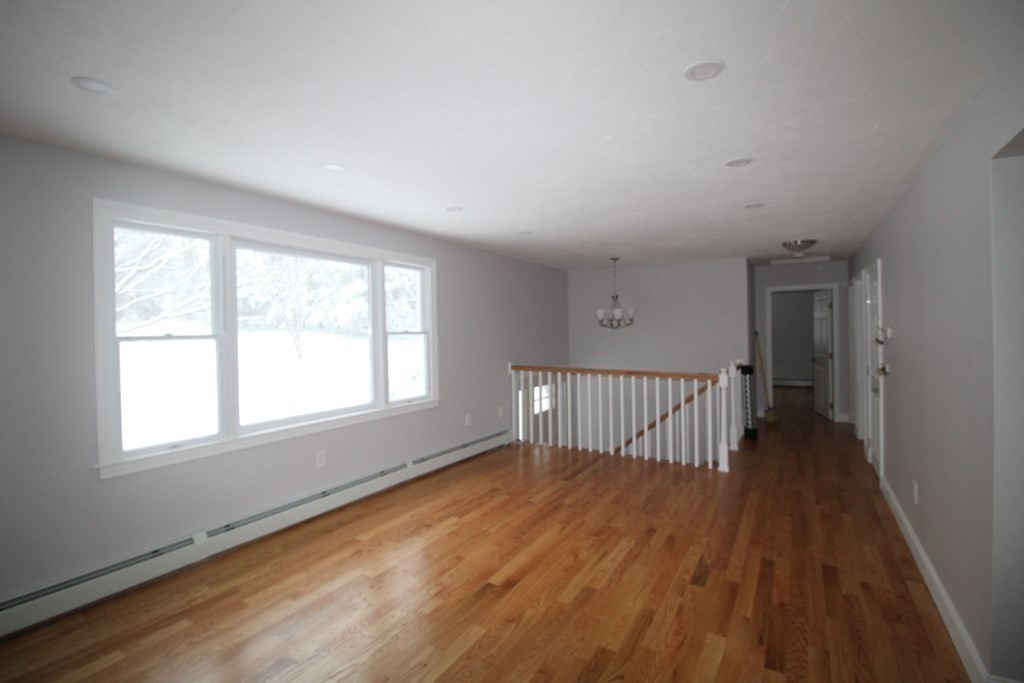 82 Breakneck Road Sturbridge, MA 01566 - Photo 3 of 28