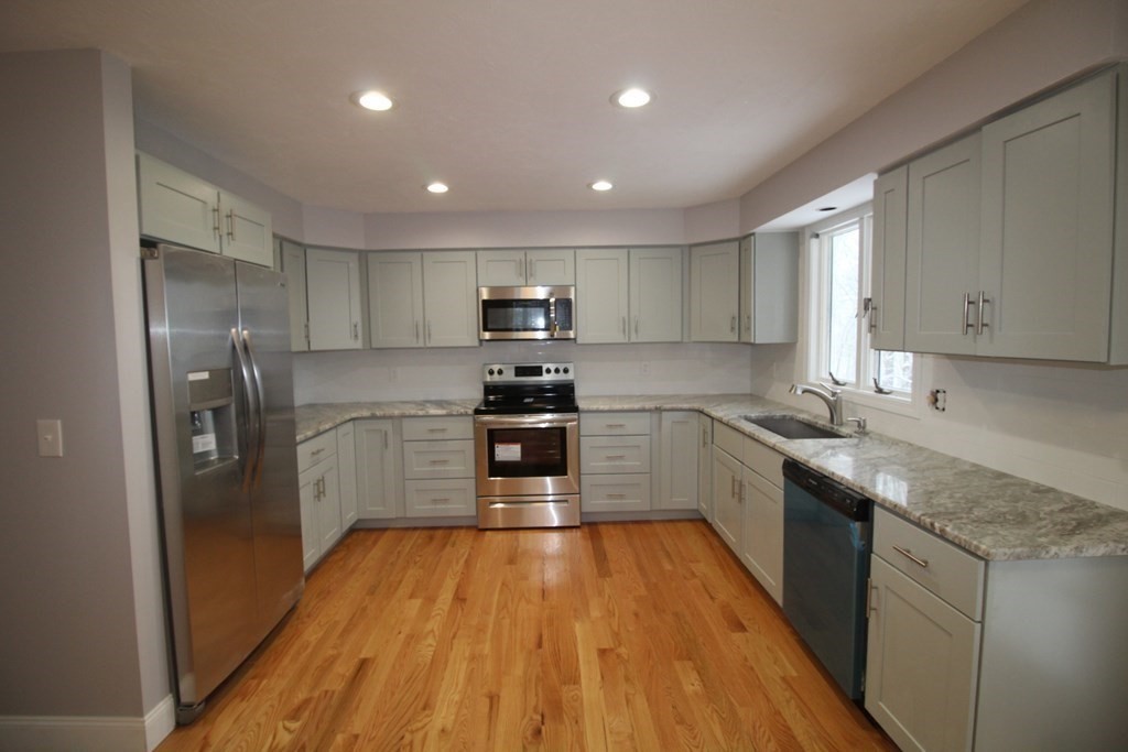 82 Breakneck Road Sturbridge, MA 01566 - Photo 8 of 28