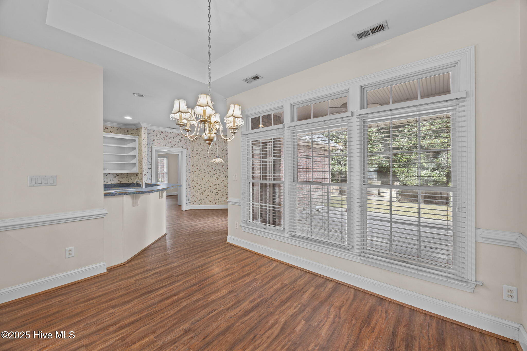 817 Vineyard Drive New Bern, NC 28562 - Photo 12 of 49 Dining Space
