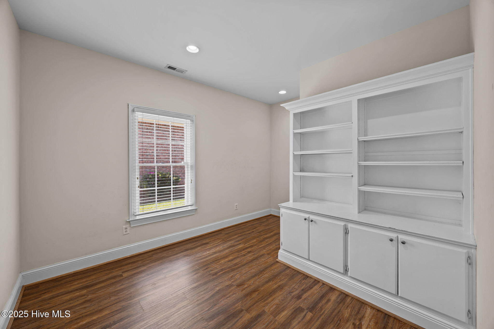 817 Vineyard Drive New Bern, NC 28562 - Photo 30 of 49 Guest Room