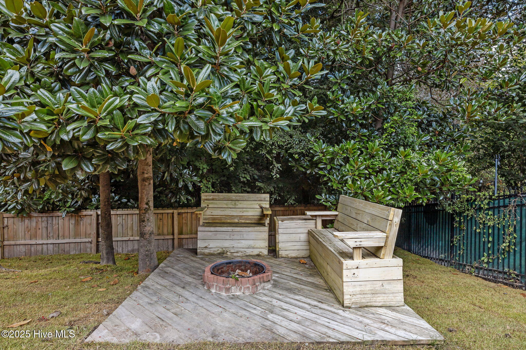 817 Vineyard Drive New Bern, NC 28562 - Photo 43 of 49 Firepit Area