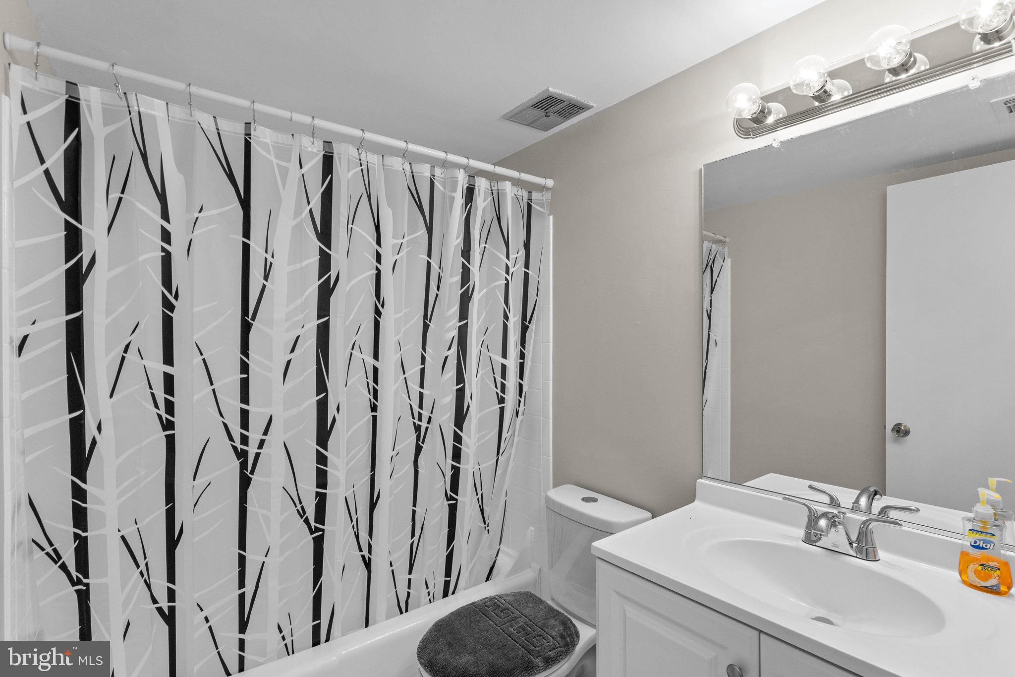 14446 Parkvale Road, Unit 4 Rockville, MD 20853 - Photo 24 of 28 Gallery Image 24
