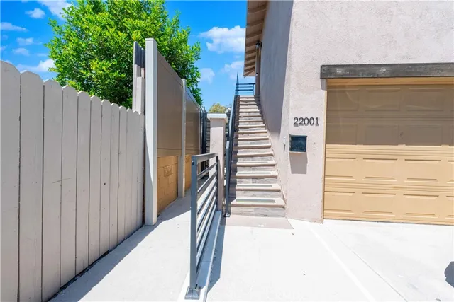 $2,195,000 | 5237 Topanga Canyon Boulevard, Woodland Hills, CA 91364