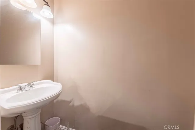 $2,195,000 | 5237 Topanga Canyon Boulevard, Woodland Hills, CA 91364