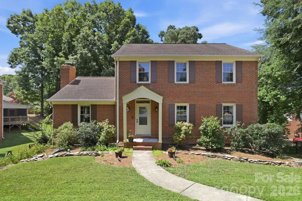 $660,000 | 340 Walnut Point Drive, Matthews, NC 28105