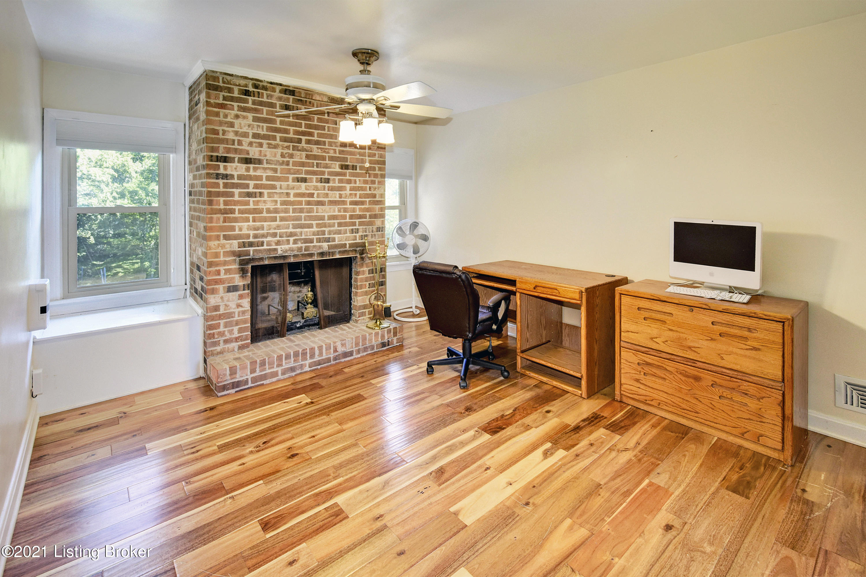 1809 Round Ridge Road Louisville, KY 40207 - Photo 9 of 22 This area attached en primary suite can be an office or a tv room!