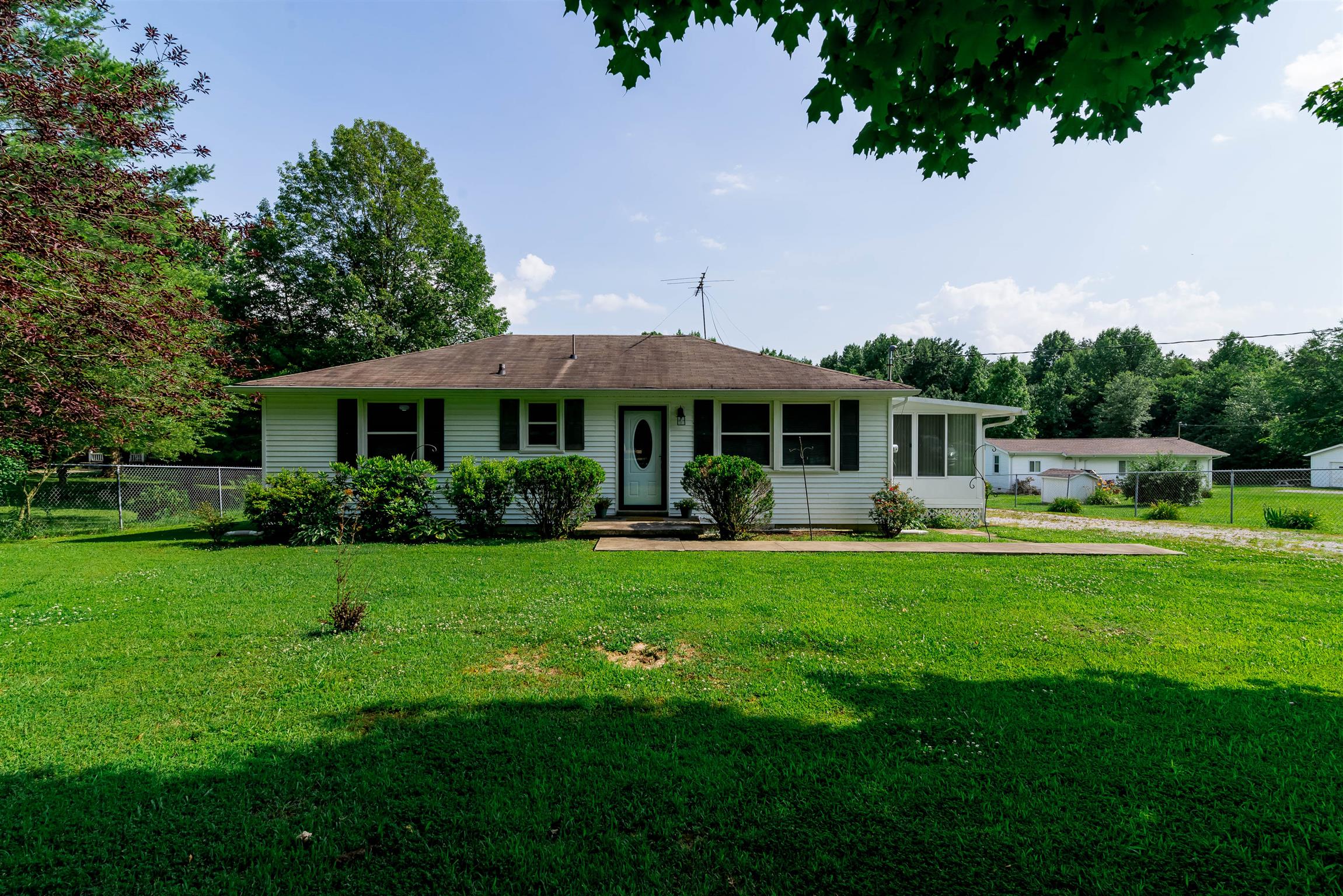 2949 Morgan Road Joelton, TN 37080 - Photo 1 of 23 PRIVATE COUNTRY COTTAGE JUST 21 MINUTES TO DOWNTOWN NASHVILLE!