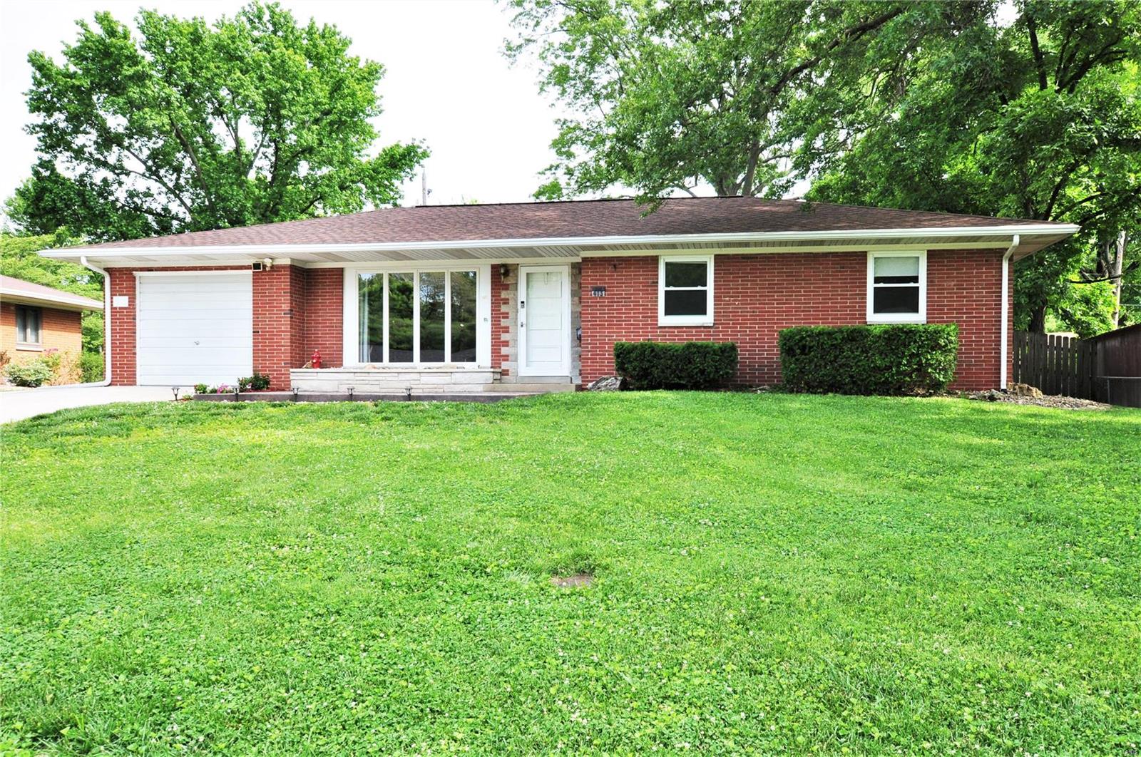 413 Blue Ridge Drive Belleville, IL 62223 - Photo 1 of 21 Gallery Image 1