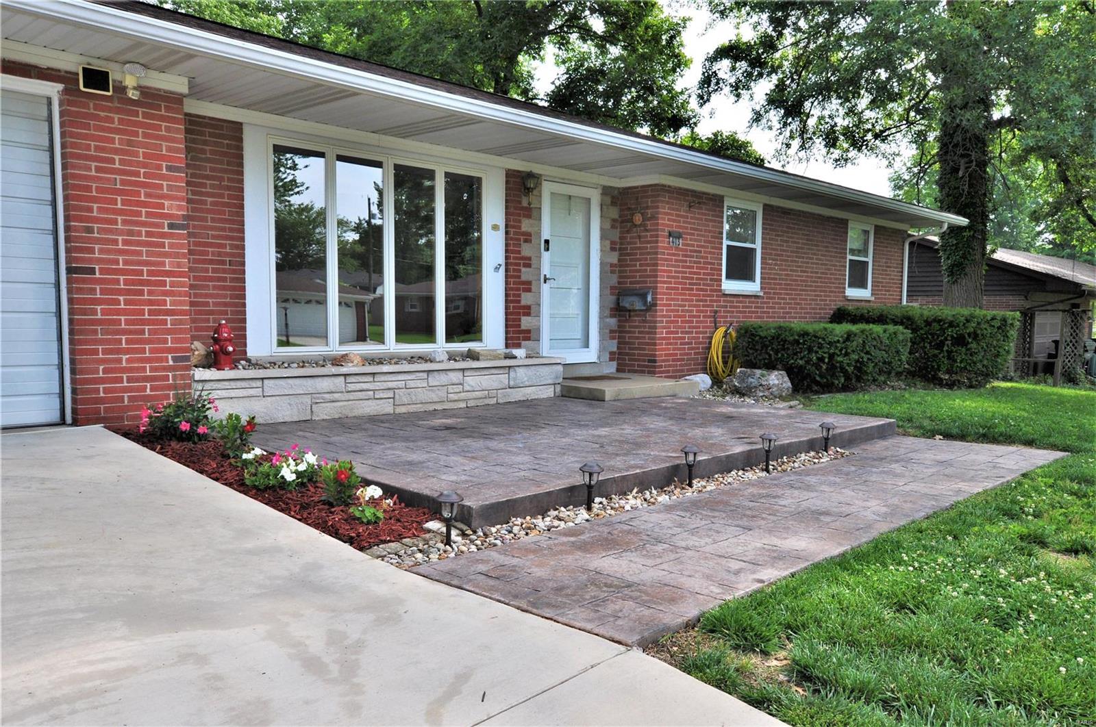 413 Blue Ridge Drive Belleville, IL 62223 - Photo 2 of 21 Gallery Image 2