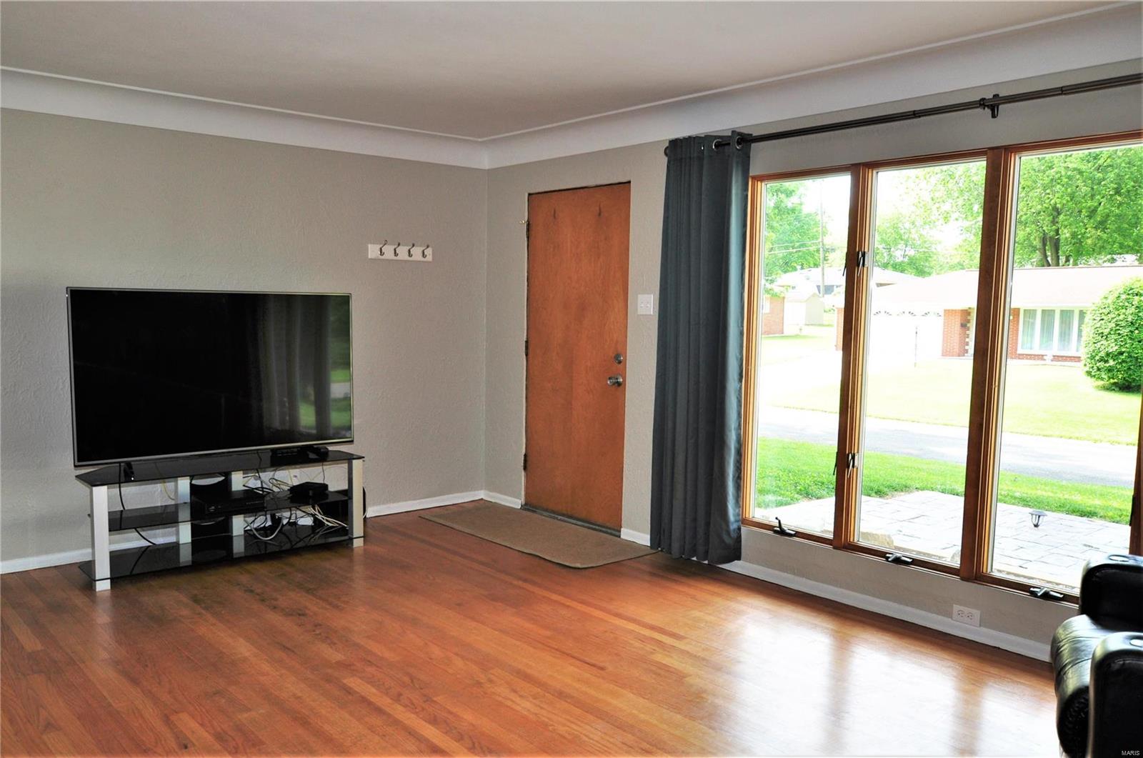 413 Blue Ridge Drive Belleville, IL 62223 - Photo 4 of 21 Gallery Image 4