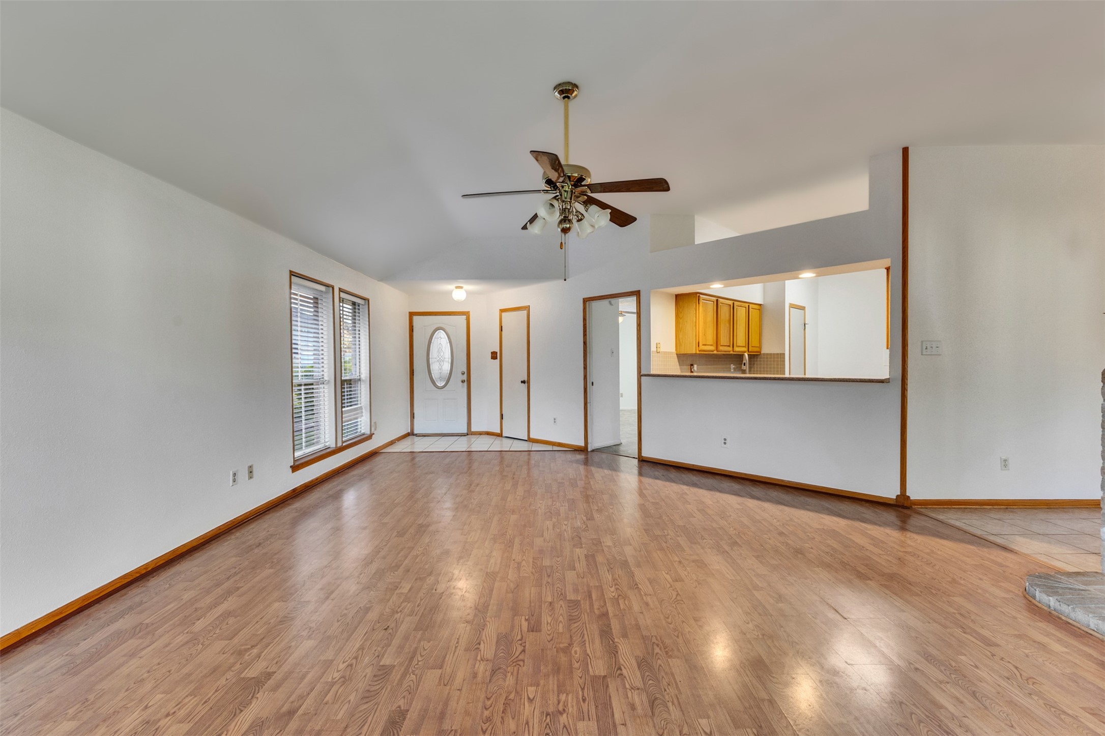 13714 Chancery Road Houston, TX 77034 - Photo 7 of 36 Gallery Image 7