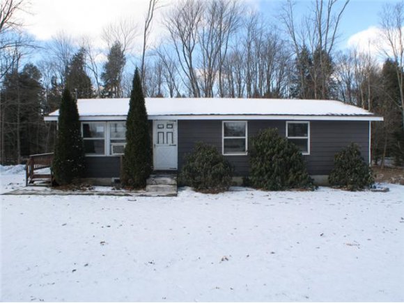 4015 Foster Valley Road Endicott, NY 13760 - Photo 1 of 12 Gallery Image 1
